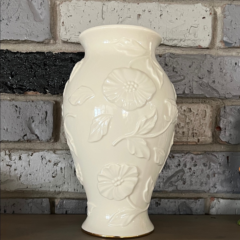 Lenox Elegant Cream Floral Vase 10” in height